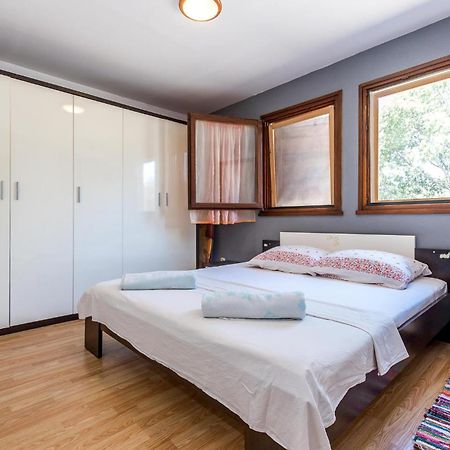Nice Home In Jezera With Wifi Экстерьер фото